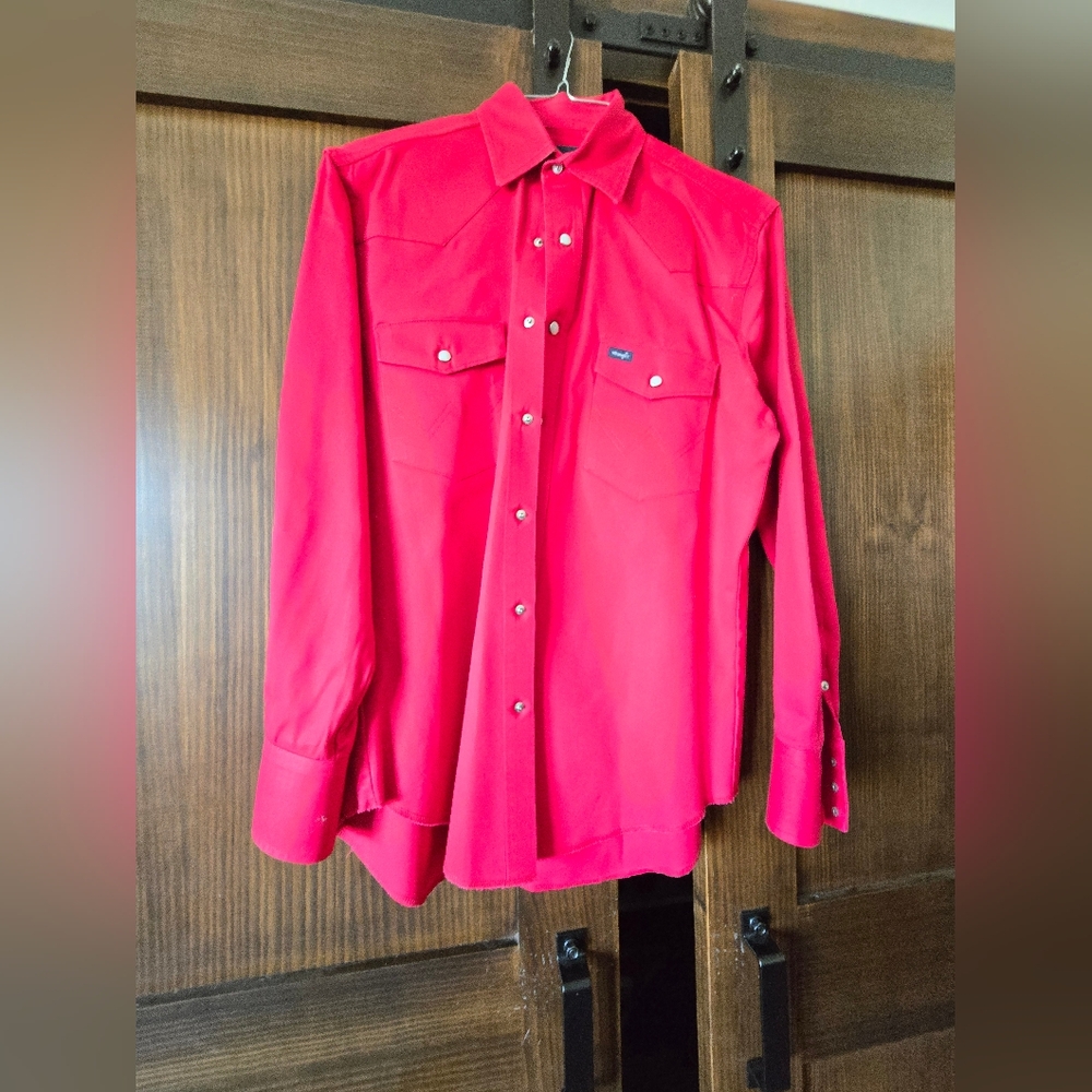 Wrangler Men's Bright Red Casual Button Down Shirt